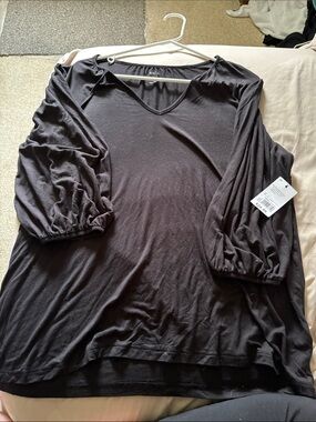 Apt. 9 Black V-Neck Balloon Sleeve Tunic